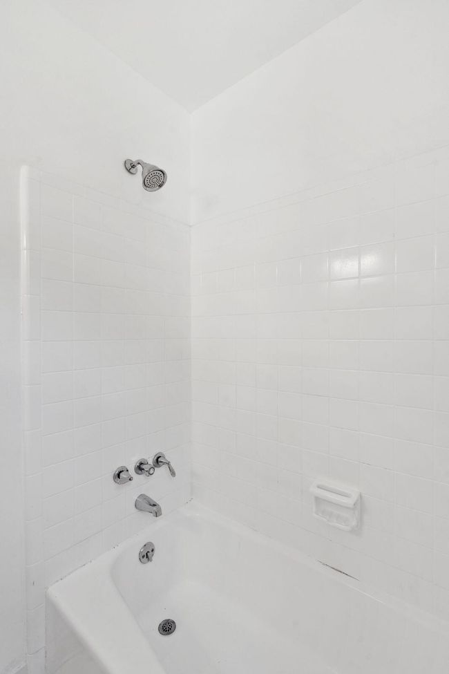 Guest bath | Image 24