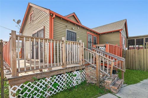 2300 Almonaster Ave, New Orleans, LA, 70117-7402 | Card Image