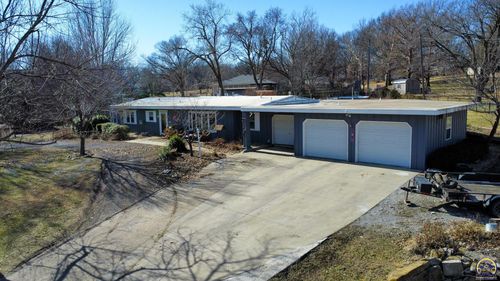 2021 Morningside Dr, Emporia, KS, 66801-5434 | Card Image