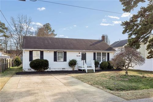 812 Winslow Dr, Newport News, VA, 23608-1141 | Card Image