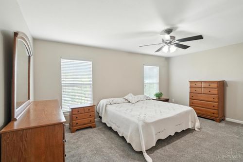 7542 Hickory Knoll Dr, Liberty Twp, OH, 45044-5096 | Card Image