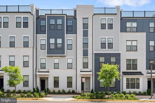 20813 Wood Quay Dr, STERLING, VA, 20166-9010 | Card Image