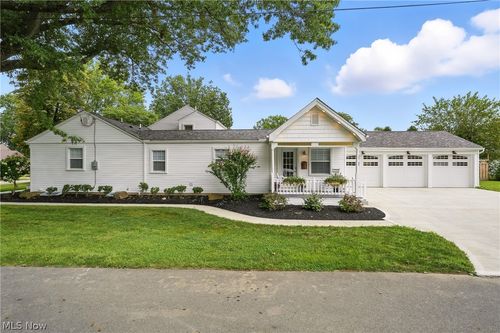 2001 Brownlee Ave, Youngstown, OH, 44514-1017 | Card Image