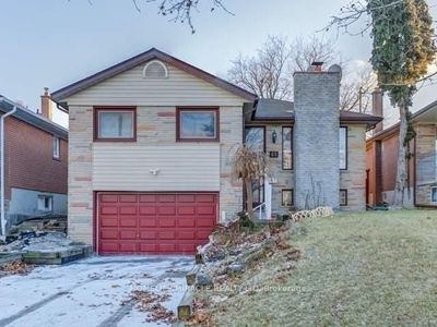 61 Westhumber Blvd, House other with 3 bedrooms, 3 bathrooms and 5 parking in Etobicoke ON | Image 2