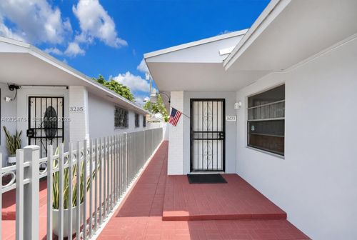 2-3233 Sw 25th St, Miami, FL, 33133-2015 | Card Image
