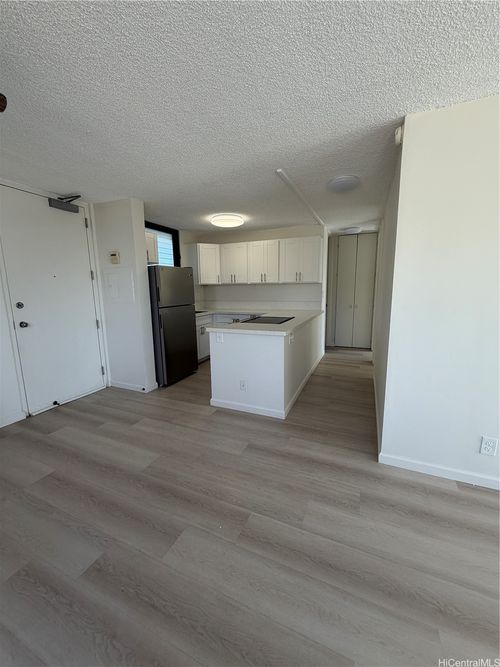 apt-1106-1561 Pensacola St, Honolulu, HI, 96822-3870 | Card Image