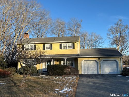 5 Colonial Dr, East Lyme, CT, 06333-1102 | Card Image