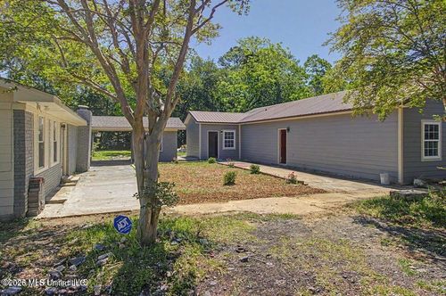 3c-9424 Daisy Vestry Rd, Biloxi, MS, 39532-7382 | Card Image