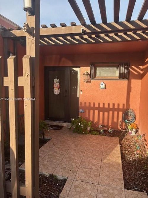 1611 Palmetto Ln, Pembroke Pines, FL, 33026-3233 | Card Image