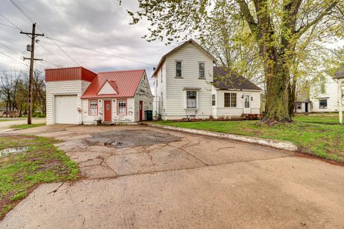 303 S Main St, Tampico, IL, 61283-9739 | Card Image