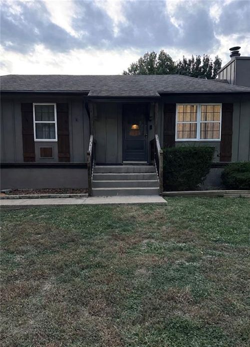 1605 Nw Winchester Pl, Blue Springs, MO, 64015-2458 | Card Image