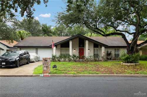 412 Kerria Ave, McAllen, TX, 78501-1723 | Card Image