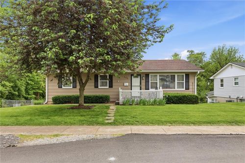 409 5th St, Weston, MO, 64098-1015 | Card Image