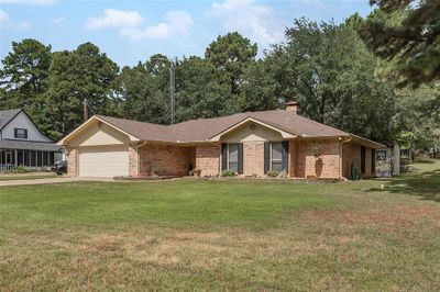 262 Green Meadow Trail, House other with 3 bedrooms, 2 bathrooms and null parking in Holly Lake Ranch TX | Image 2