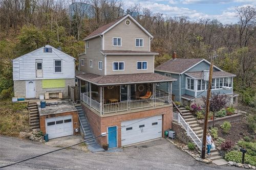 112 W 13th Ave, Tarentum, PA, 15084-1220 | Card Image