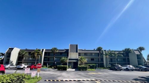 301-4090 Tivoli Ct, Lake Worth, FL, 33467-4062 | Card Image