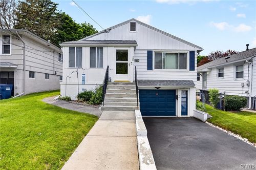 156 Clover Ridge Dr, Syracuse, NY, 13206-2440 | Card Image