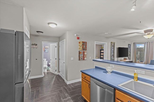 APT-400 - 409 Farrell St, Condo with 2 bedrooms, 2 bathrooms and null parking in South Burlington VT | Image 14