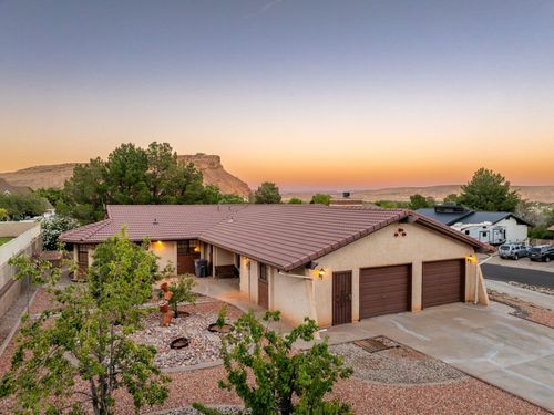 1230 W Escalante Dr, St. George, UT, 84790 | Card Image