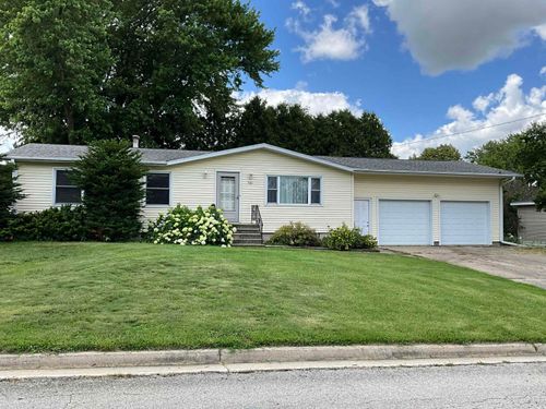 701 Rainbow Ave, West Union, IA, 52175-1106 | Card Image