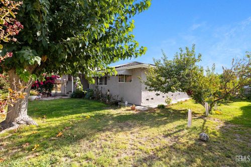 304 Adams St, Taft, CA, 93268-2006 | Card Image