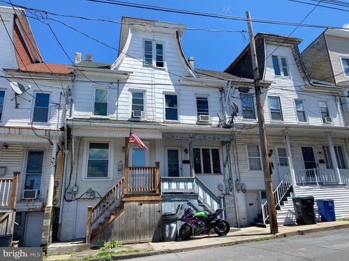 17 N Grant St, SHAMOKIN, PA, 17872-5618 | Card Image