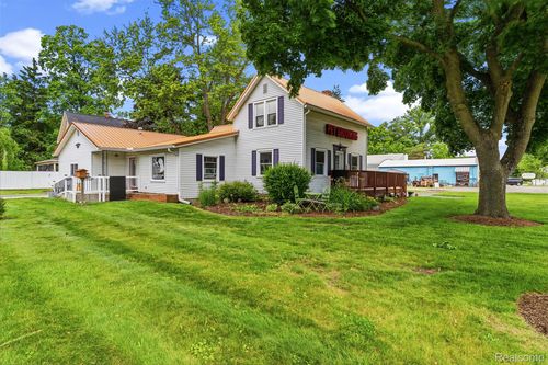 325 N Cedar Street, Imlay City, MI, 48444 | Card Image