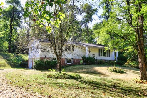11810 Woodview Ln, Fredericktown, OH, 43019-8004 | Card Image