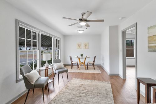 1411 E Corpus Christi St, Beeville, TX, 78102-5305 | Card Image