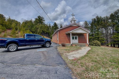 12348 S Us 19e Hwy, Spruce Pine, NC, 28777-8205 | Card Image