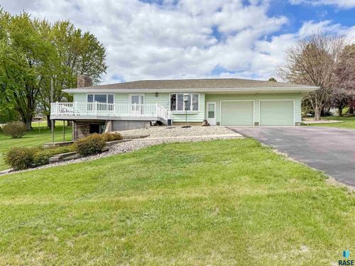 47638 Slip Up Creek Rd, Sioux Falls, SD, 57104-6515 | Card Image