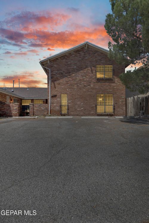 d-10537 Gran Cima Ln, El Paso, TX, 79935-2225 | Card Image