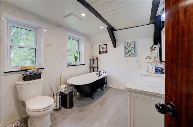 031424 Southgate Sideroad 3, House other with 2 bedrooms, 1 bathrooms and 20 parking in Mount Forest ON | Image 11