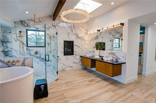227 18th St, Huntington Beach, CA, 92648-3903 | Card Image