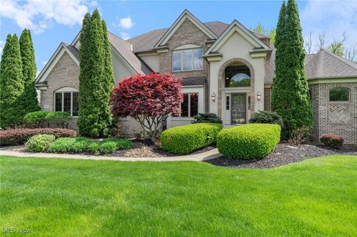 24851 Eagle Pointe, Columbia Station, OH, 44028-8921 | Card Image