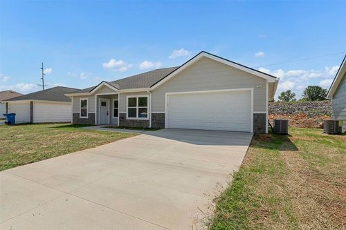 205 Ashkirk Ln, Glasgow, KY, 42141-3515 | Card Image