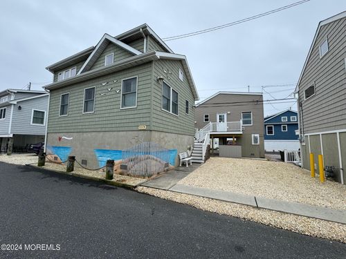 117 W Bayberry Way, Lavallette, NJ, 08735-1702 | Card Image