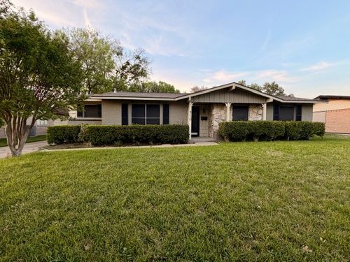 710 Silverstone Dr, Richardson, TX, 75080-4114 | Card Image