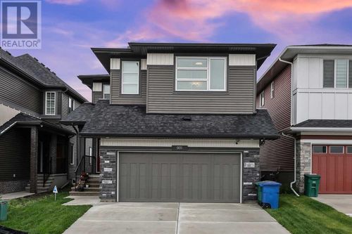 931 Langholm Dr Se, Airdrie, AB, T4A3P7 | Card Image