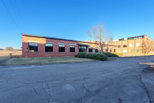 415 Franklin D Roosevelt Dr, Muscle Shoals, AL, 35661 | Card Image