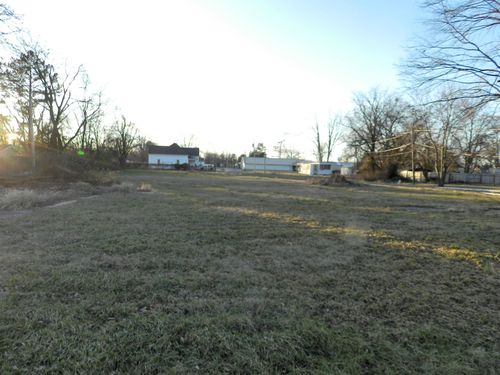 0-28 Sycamore St Street, Harrisburg, IL, 62946 | Card Image