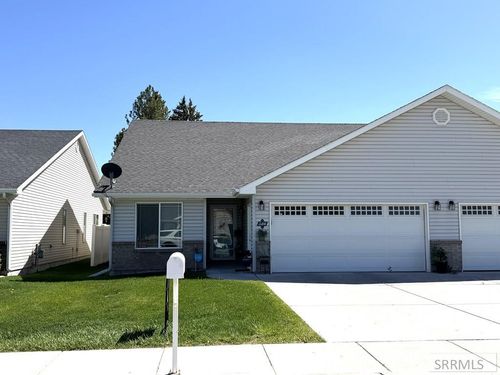586 Gwen Loop, Blackfoot, ID, 83221-5990 | Card Image