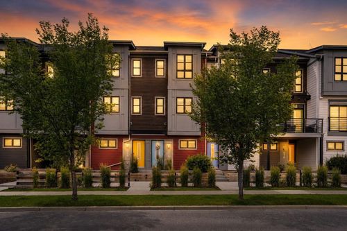 984 Walden Dr Se, Calgary, AB, T2X4C4 | Card Image