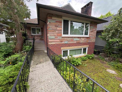 312 E 46th Ave, Vancouver, BC, V5W1Z8 | Card Image