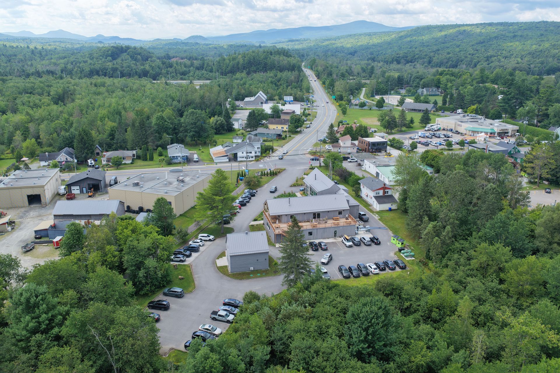 Commercial Sale in Eastman 4