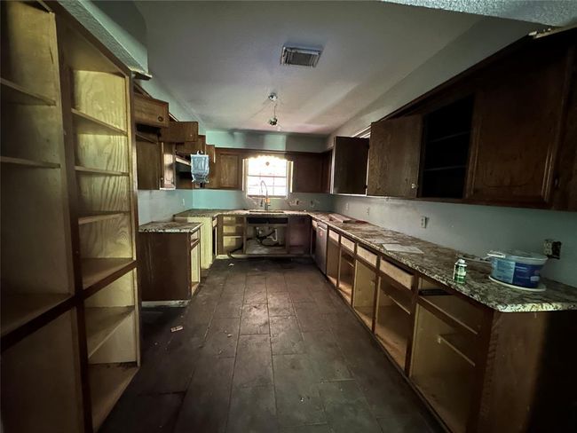 1011 County Road 678, House other with 3 bedrooms, 2 bathrooms and 2 parking in Brazoria TX | Image 10