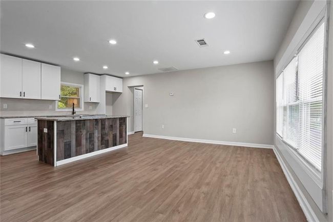 2478 Graywall St, House other with 4 bedrooms, 2 bathrooms and 4 parking in East Point GA | Image 6