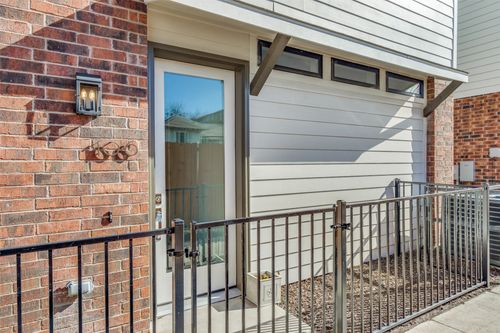 106 E Chester Ct, Dallas, TX, 75203-1607 | Card Image