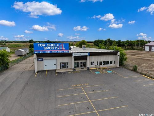 southerly-bay-4077 2nd Ave W, Prince Albert, SK, S6W1A1 | Card Image