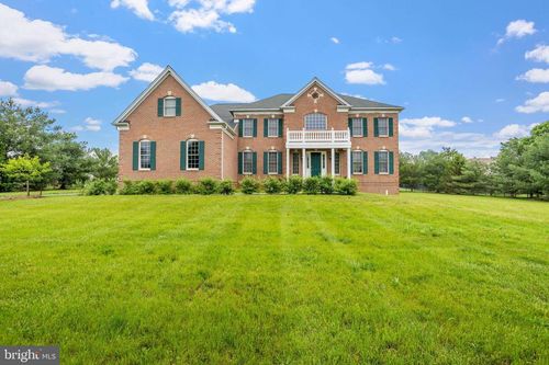 17 Grant Dr, CREAM RIDGE, NJ, 08514-1626 | Card Image